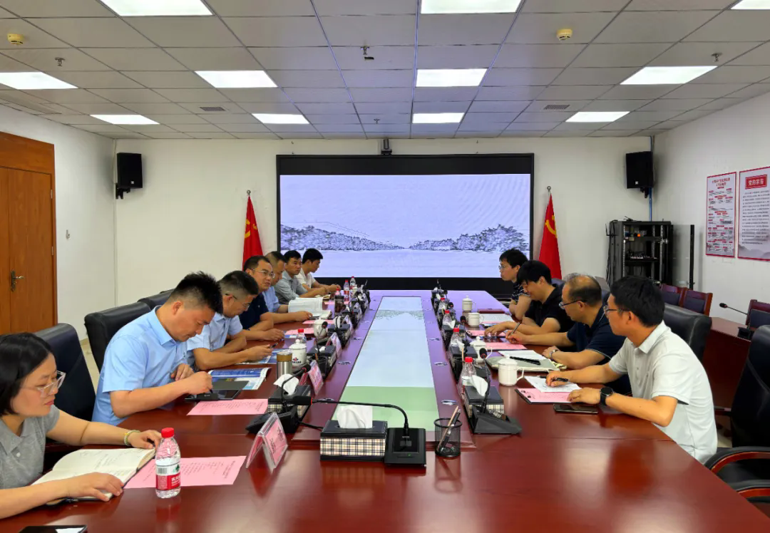 华东交通大学土木建筑学院副院长方焘一行来我司座谈调研
